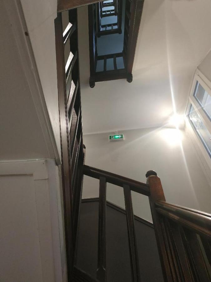 ฮิโปเทล ปารีส แบลวีล การ์ เดอ เอสต์ Hotel ภายนอก รูปภาพ